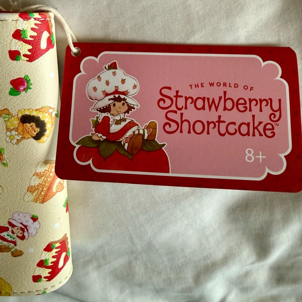 Loungefly Strawberry Shortcake Cream Wallet with Red Logo Patch NWT - Picture 6 of 6